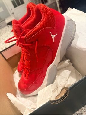 Jordan Men’s Max Aura 12 Shoes